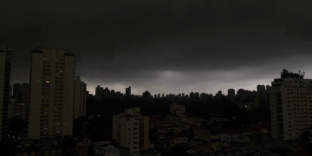 Inmet alerta para ocorrência de ciclone no Sudeste a partir de sexta
