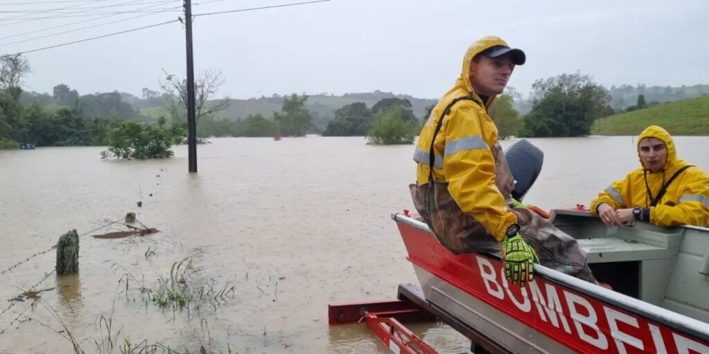 Ciclone extratropical se intensifica em Santa Catarina