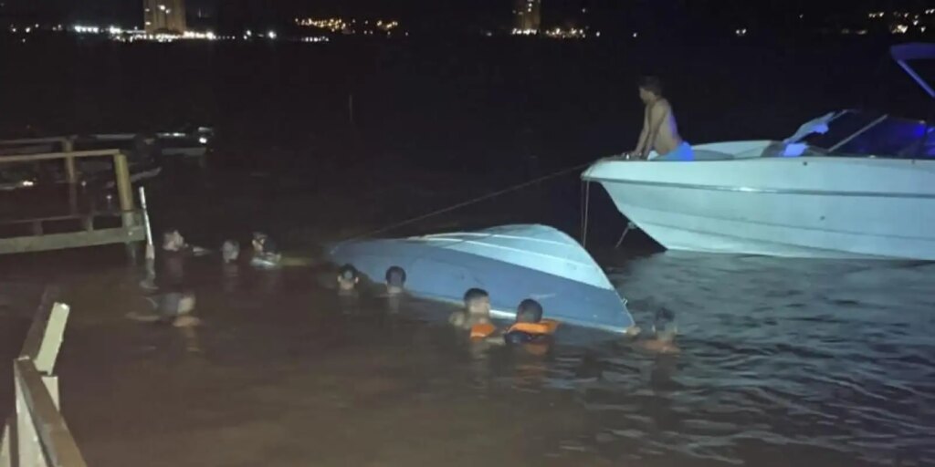 Lancha colide com píer e deixa seis mortos na divisa entre MG e SP