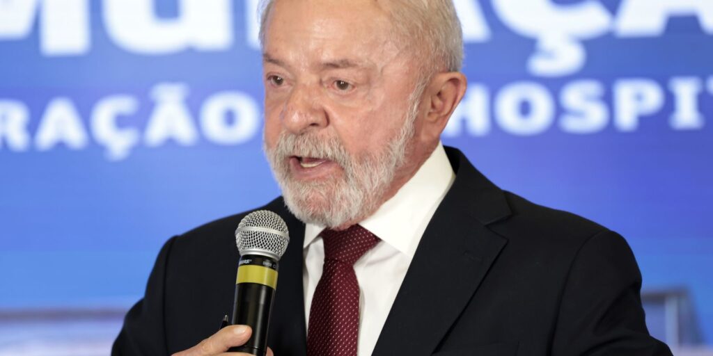 Lula quer incluir inadimplentes do FIES em pacote contra endividamento