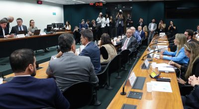 Pedido de vista adia votação da PEC do fim da escala 6X1