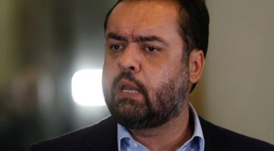 Cláudio Castro diz que sai do governo do Rio "de cabeça erguida"