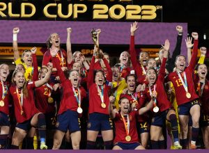 Finalista da Copa masculina, Espanha pode "unificar" títulos mundiais