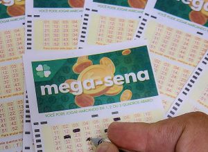 Mega-Sena acumula novamente e prêmio principal vai para R$ 55 milhões