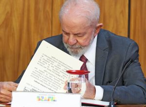 Lula veta lei que reconhece estágio como experiência profissional