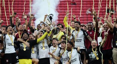 Corinthians vence Flamengo e é bicampeão da Supercopa Rei
