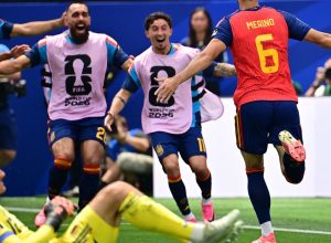 Merino decide outra vez, Espanha vai à semifinal e frustra sonho belga