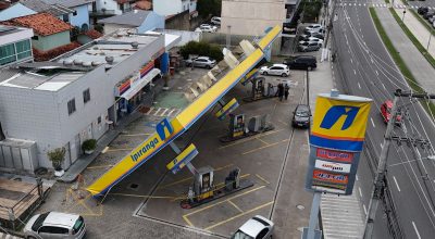 Polícia investiga morte de três eletrocutados após ventania no Rio