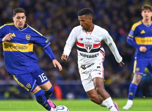 Ex-Palmeiras marca e São Paulo perde do Boca Juniors na Sul-Americana