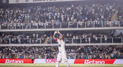 Neymar brilha e Santos vence primeira no Campeonato Brasileiro
