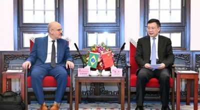 Presidente da EBC busca parcerias em visita institucional à China