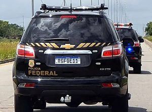 PF realiza operação para combater tráfico de cocaína do PCC