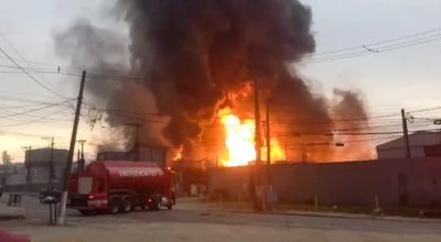 Prefeitura interdita entorno de fábrica atingida por incêndio em SP