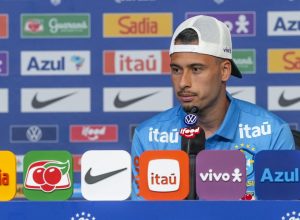 Martinelli admite substituir Raphinha e vê Neymar "querendo muito"