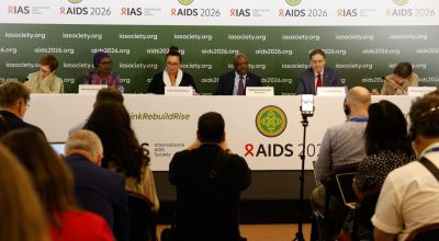 Infecções e mortes por HIV caem, mas falta de recursos ameaça avanços