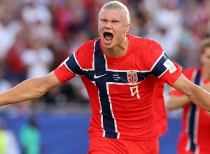 Haaland brilha e Noruega goleia Iraque em seu retorno à Copa do Mundo