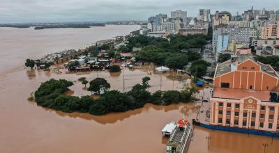 Rio Guaíba se aproxima da cota de alerta em Porto Alegre
