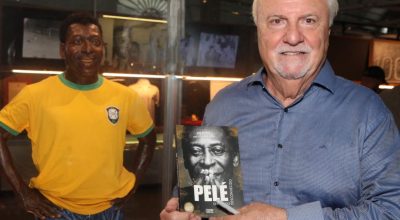 Em livro, melhor amigo afirma que “melhor Pelé” esteve fora de campo