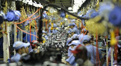 Parecer da 6x1 é adiado em meio à pressão para transição de 10 anos