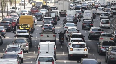 Paralisação de trens causa congestionamento nas ruas de SP