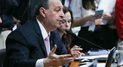 Relator da CCJ do Senado vota a favor da PEC do fim da escala 6x1