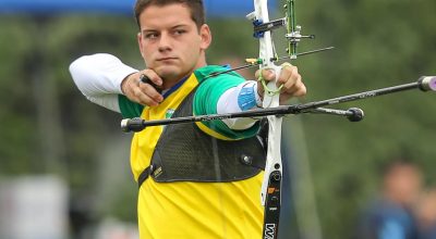 Marcus D'Almeida é bronze em etapa do mundial de tiro com arco indoor