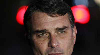 Flávio Bolsonaro admite cobrança a Vorcaro, mas nega crime