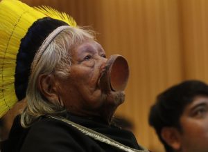 Com melhora clínica, Cacique Raoni está lúcido e respira sem aparelhos