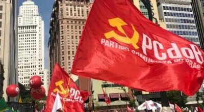 PCdoB oficializa apoio à candidatura de Lula