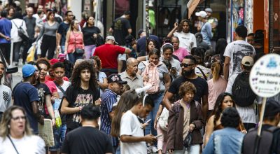 População no Brasil cresce em ritmo menor e está envelhecendo