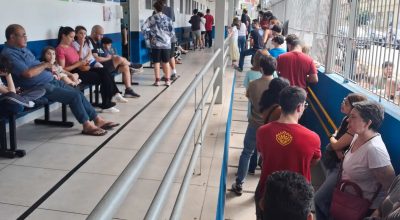Paulistanos enfrentam filas para tomar vacina contra sarampo