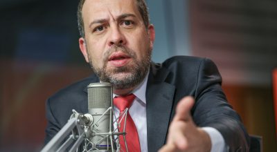 “Negociamos com os caminhoneiros”, diz Boulos sobre greve da categoria