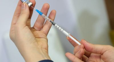 Vacina contra VSR em idosos reduz internações em 75%