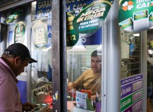 Mega-Sena acumula novamente e prêmio principal fica em R$ 75 milhões