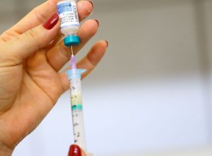 UBSs realizam Dia D de vacinação contra sarampo neste sábado em SP