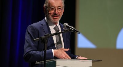 “Brasil não vai abandonar a mesa”, diz ministro sobre taxação dos EUA