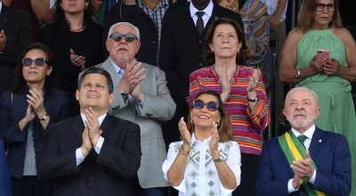 Começa o desfile cívico-militar do Dia da Independência em Brasília