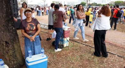 Ambulantes "desfilam" no 7 de Setembro em busca de sustento